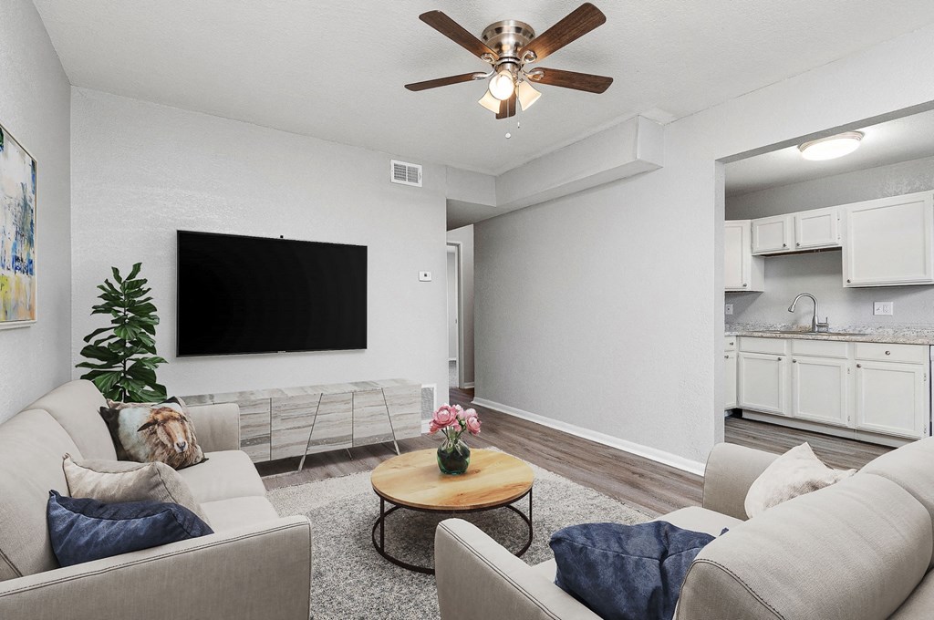 Walnut Ridge Apartments, 6110 1/2 Northwest Bell Road, Parkville, MO